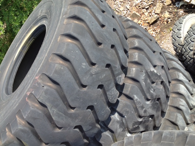 <a href='/index.php/main-menu-stock/tyres-new-used/40111-bridgestone-29-5t35-vsteel-used-75-80-good-40111' title='Read more...' class='joodb_titletink'>Bridgestone 29.5T35 VSTEEL (Used 75/80% Good) - 40111</a>